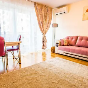 Luxury Mall Area בוקרשט