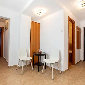 Apartment Arcul De Triumf, Bucharest