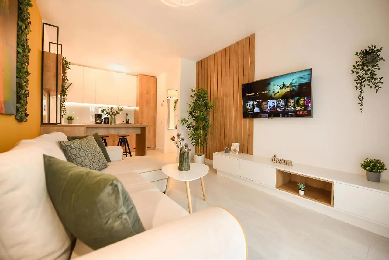 דירות בוקרשט Colorful Fusion - Modern 1Br Near Romexpo Center
