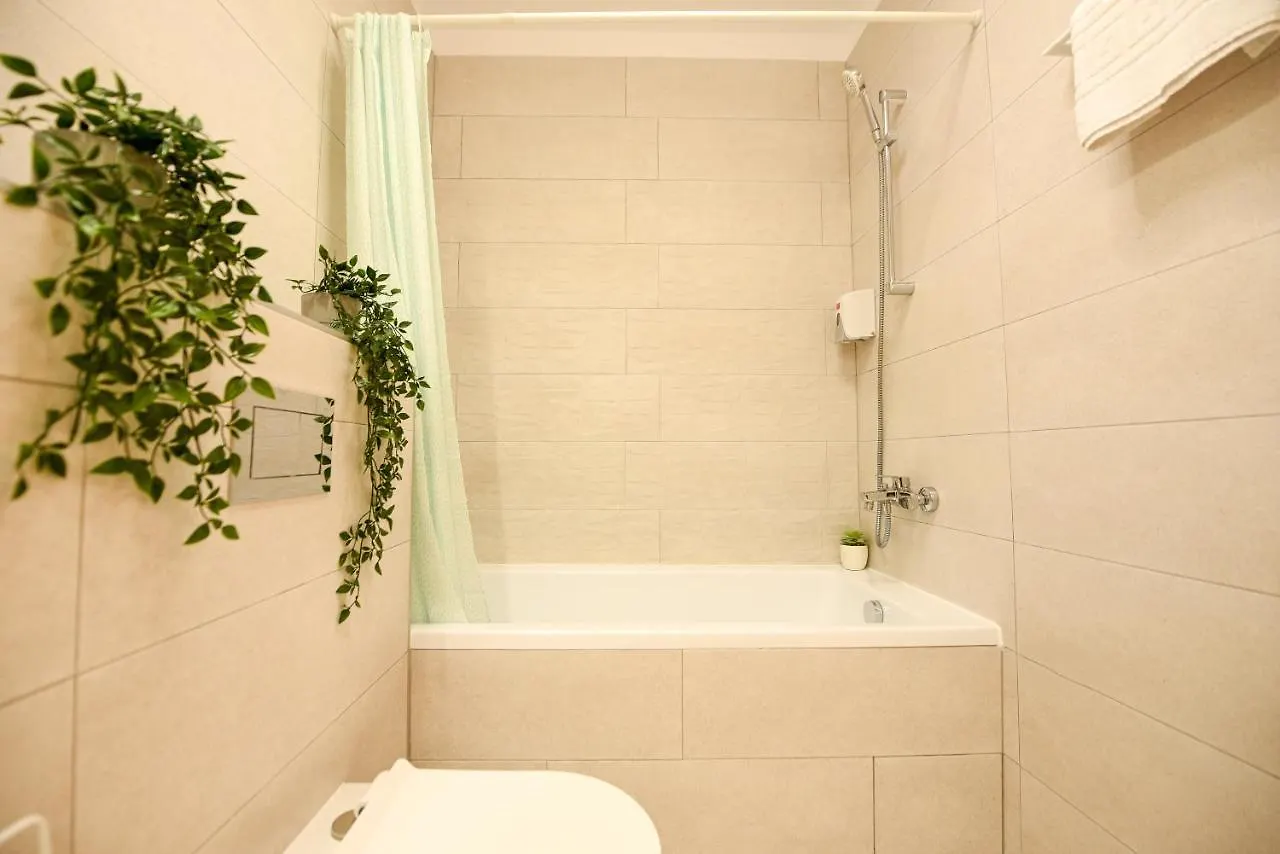 דירות בוקרשט Colorful Fusion - Modern 1Br Near Romexpo Center